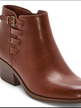 FRYE AND CO. Brown Leather Ankle Boot with Buckle Accent